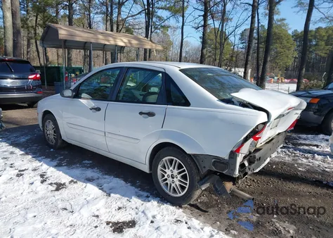 2005 Ford Focus Zx4 из США, поврежденный, VIN 1FAFP34N85W251887